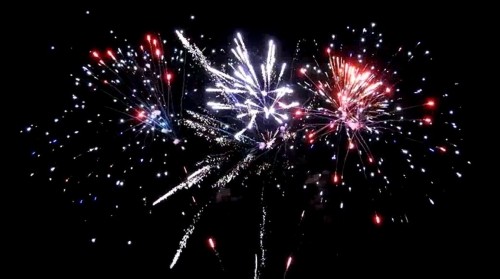 Ceres Premium Verbundfeuerwerk - 75-85 Sek. von Pyrotrade Ceres-Verbundfeuerwerk 151 Schuss für Hochzeiten, Geburtstage und Silvester