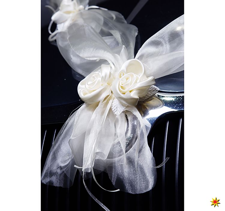 Autoschmuck Hochzeit Wedding Car Deko Rosenblüten Girlande creme Autoschmuck Hochzeit Wedding Car Deko Rosenblüten Girlande creme Motorhaube Blumen Deko