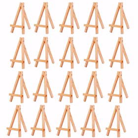Set aus 20 Mini-Staffeleien aus Holz auf weißem Hintergrund – ideal als Kartenhalter, Tischdeko oder Fotoaufsteller.