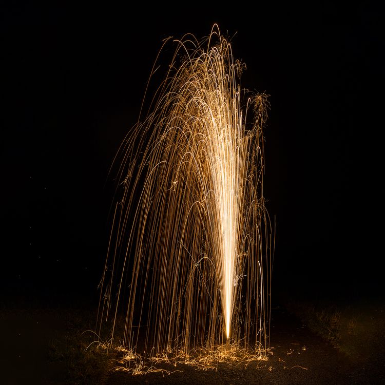 Titan Vulkan Leuchtfeuerwerk 30 Sek. von Nico Titan Vulkan Leuchtfeuerwerk 30 Sek. von Nico