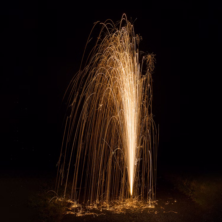 Titan Vulkan Leuchtfeuerwerk 30 Sek. von Nico Titan Vulkan Leuchtfeuerwerk 30 Sek. von Nico