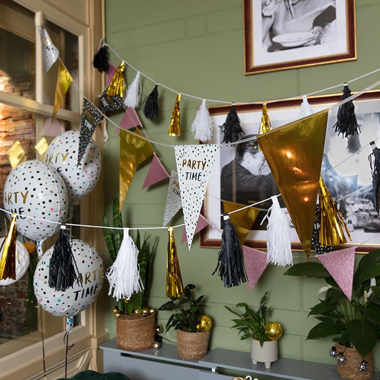 Party Time Party-Set Geburtstag Mottoparty Silvester Tischdeko, 47-tlg. Party Time Party-Set Geburtstag Mottoparty Silvester Tischdeko 47-tlg. Party-Deko Deko Feier Mottoparty Celebrate