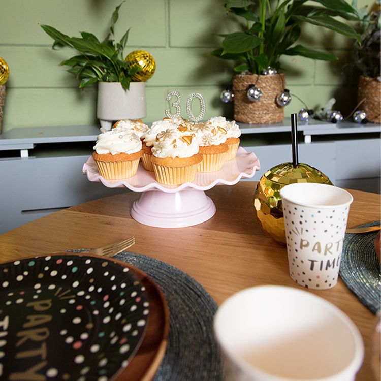 Party Time Party-Set Geburtstag Mottoparty Silvester Tischdeko, 47-tlg. Party Time Party-Set Geburtstag Mottoparty Silvester Tischdeko 47-tlg. Party-Deko Deko Feier Mottoparty Celebrate