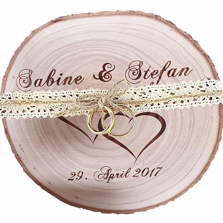 Baumscheibe mit Gravur Doppelherz Namen und Datum Hochzeit Jahrestag Holzscheibe Geschenkidee Brautpaar Hochzeitsgeschenk Personalisierte Baumscheibe mit Hochzeitsringen.