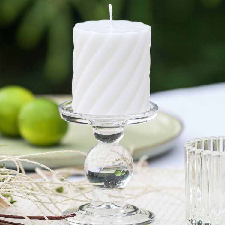 Stumpenkerze mit Zopfmuster Kerzen-Deko in Pastell 7 x 7,5 cm Brenndauer 26 h Stumpenkerze mit Zopfmuster Kerzen-Deko in Pastell 7 x 7,5 cm Brenndauer 26 h