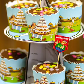 Detailaufnahme Asterix und Obelix Muffin-Förmchen von Vorne