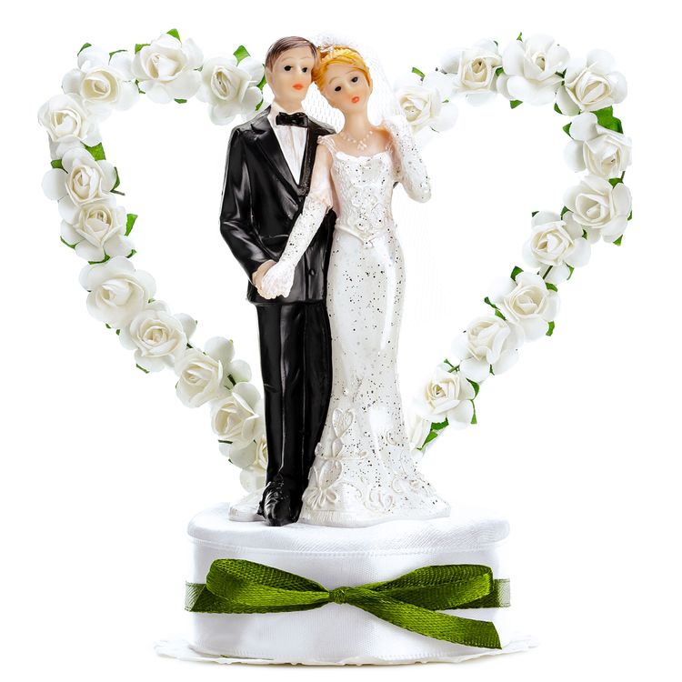 Figur Hochzeitspaar Weiß 16 cm Tortenaufsatz Tisch-Deko Party-Zubehör Tortenaufsatz Hochzeitspaar in Weiß mit Herz aus Rosen, Braut im Kleid und Bräutigam im Anzug auf dekorativem Sockel mit grünem Band.