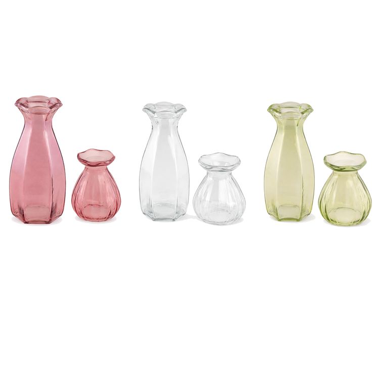 Zwei rosafarbene Glasvasen im Set – große Blumenvase und kleine Mini-Vase mit gewelltem Rand vor neutralem Hintergrund.