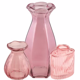 Rosa Glasvasen Set 3er Tischdeko 2 Mini & 1 große Vase Hochzeit & Geburtstag Tisch-Deko dekoratives Vasen-Set aus Glas Festtafel Dekoration gedeckter Tisch Wohnaccessoire Möbel & Wohnen Drei rosa Glasvasen in unterschiedlichen Größen vor weißem Hintergrund.