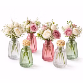 Glasvasen Verone in drei Farben mit floralen Arrangements als dekoratives 6er-Set auf hellem Hintergrund.