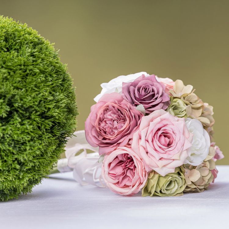 Künstlicher Blumenstrauß Fairy Pond in Rosa, Grün und Lila, ca. 32 cm, romantische Hochzeitsdeko mit Rosen und Zierblumen.