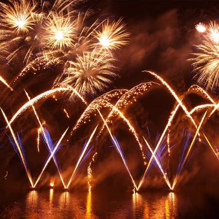 Feuerwerk Programm Drei mit 25 Feuerwerksbatterien Feuerwerk Programm Drei mit 25 Feuerwerksbatterien